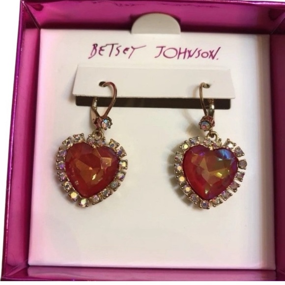 NWT ♥️⚜️💖 BETSEY JOHNSON Valentine Heart Shaped Earrings - Picture 8 of 12